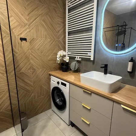 Neonowy By 77 Częstochowa