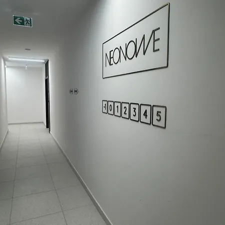 Neonowy By 77 * Częstochowa