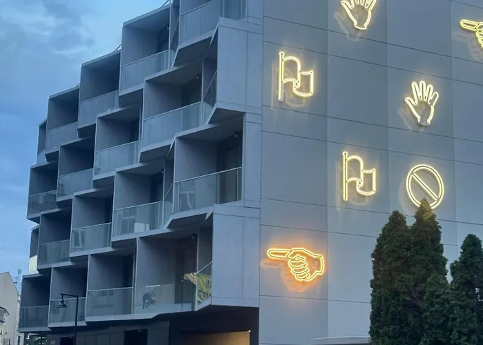 Neonowy By 77 Apartmán Čenstochová