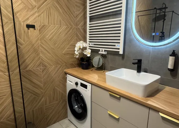 Neonowy By 77 Čenstochová